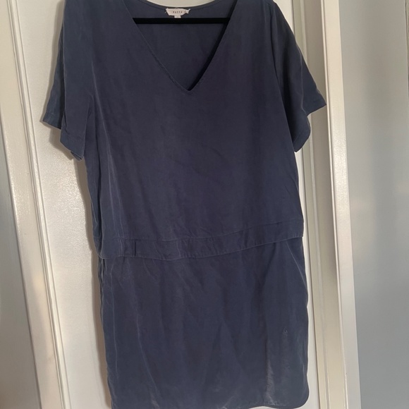 Vetta Capsule Shift Dress in Navy - Picture 3 of 7